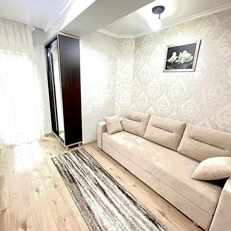 Large Apartment !!!Ciuflea Str. Kischinau Exterior foto